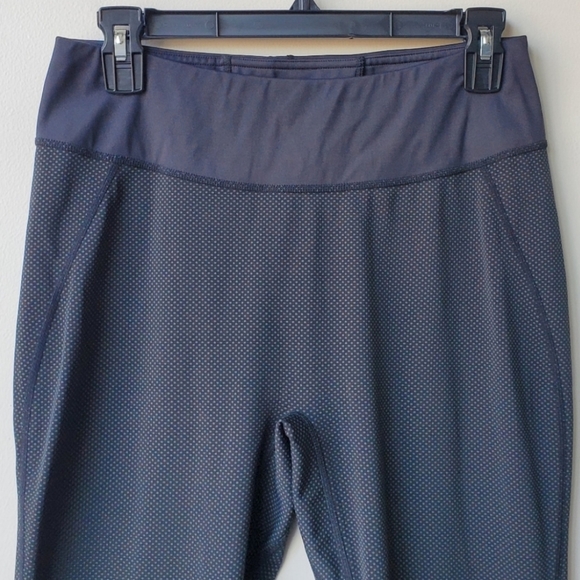 Uniqlo High Waisted Leggings - Picture 2 of 12